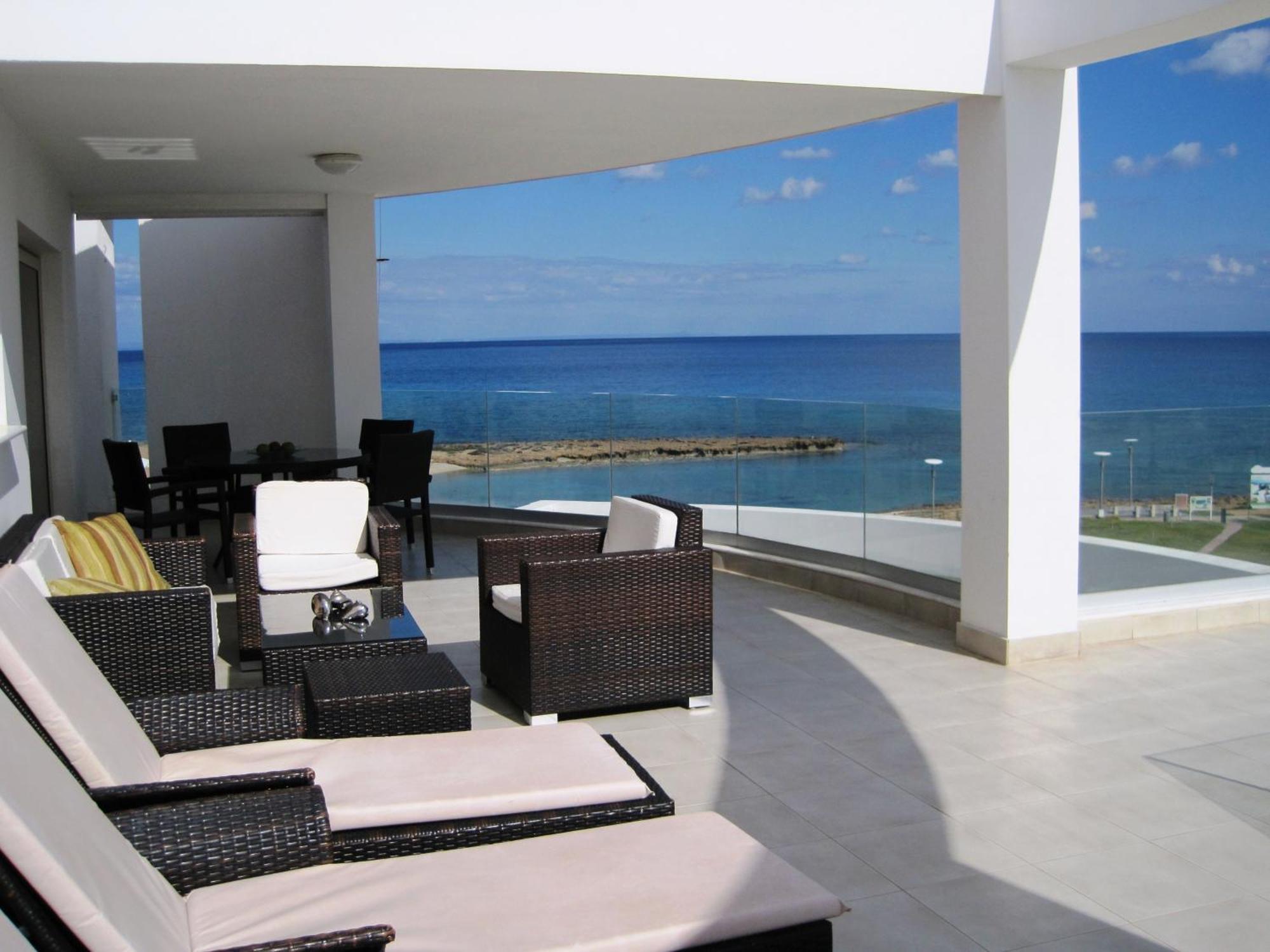 Polyxenia Isaak Luxury Villas And Apartments Protaras Habitación foto