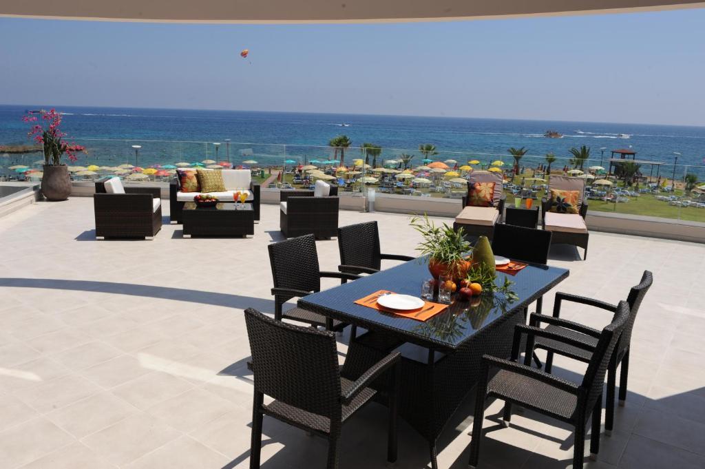 Polyxenia Isaak Luxury Villas And Apartments Protaras Habitación foto